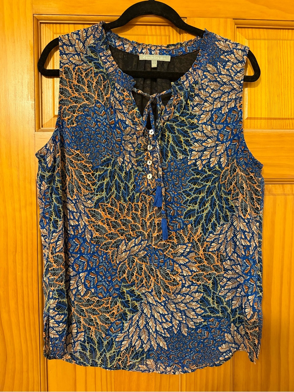 Daniel Rainn Blue Floral Sleeveless Tie-Neck Tank